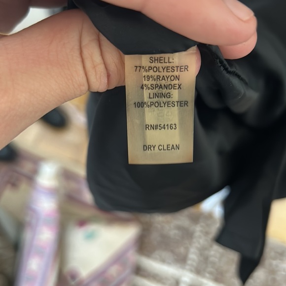 Gorgeous Ellen Tracy black dress with beautiful design - Picture 6 of 6